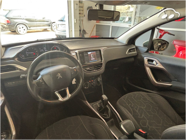 Peugeot 2008 1.2 4