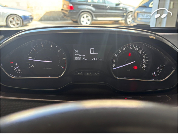 Peugeot 2008 1.2 5
