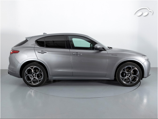 Alfa Romeo Stelvio 2.2D 210CV  VELOCE - AUTOMATICO  4