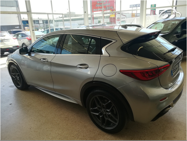 Infiniti Q30 1.5 2