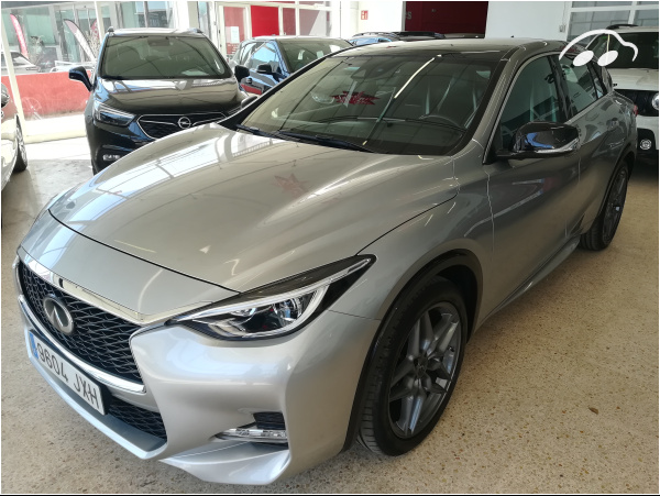 Infiniti Q30 1.5 3