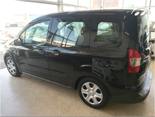 Ford Transit courier AMBIENTE 3