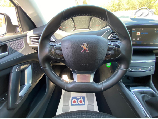 Peugeot 308 130CV  5 PUERTAS 10