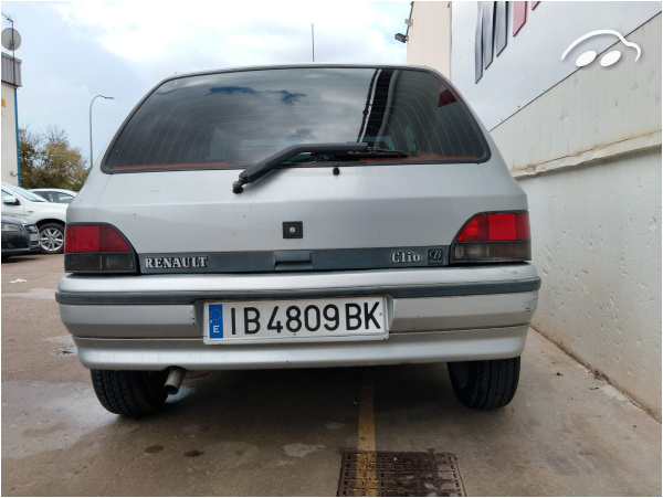 Renault Clio 1.7 BACCARRA 5