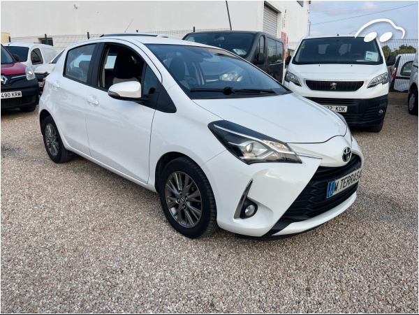 Toyota Yaris 1.0 ACTIVE 2