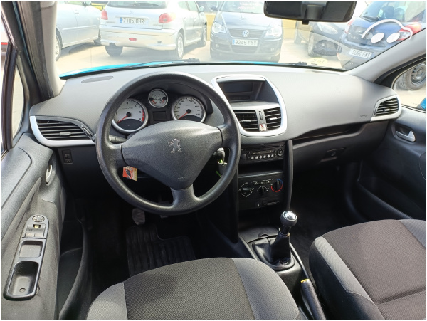 Peugeot 207 1.4 HDI 7