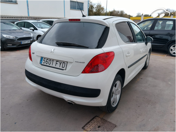 Peugeot 207 1.4 5