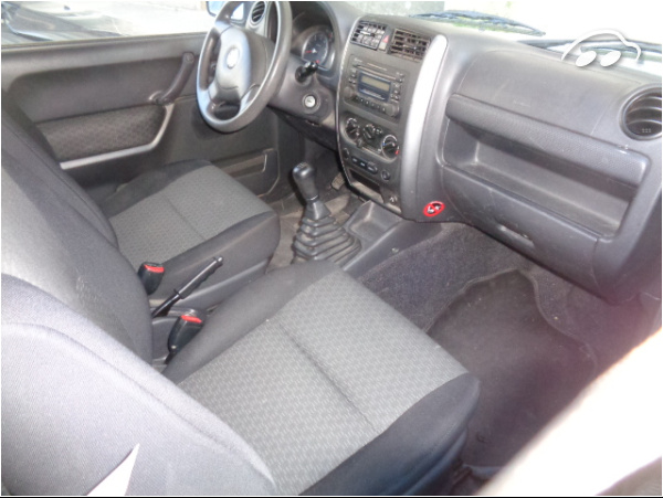 Suzuki Jimny 1.5 DCI 8