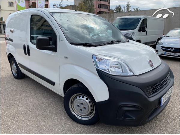 Fiat Fiorino CON ESTANTERÍAS 1