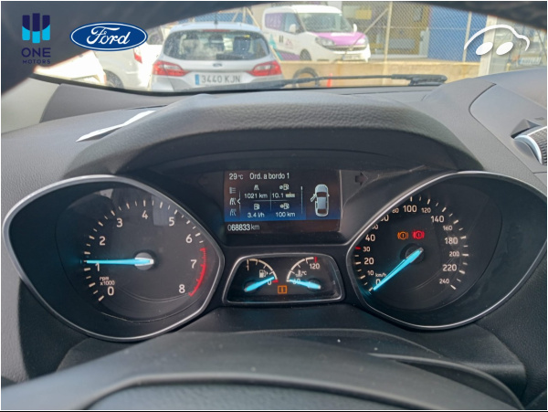 Ford Kuga TREND 6