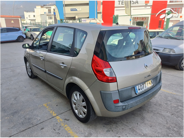 Renault Scénic 1.6 Dynamique 4