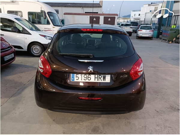 Peugeot 208 1.2 VTI Allure 5