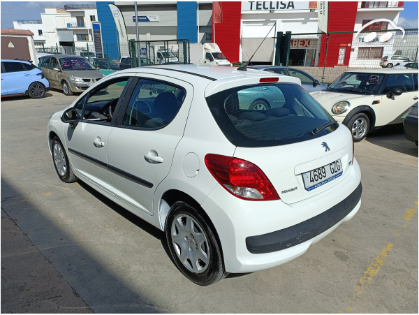 Peugeot 207 1.4 HDI 4