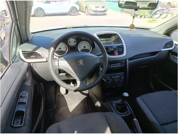 Peugeot 207 1.4 HDI 7