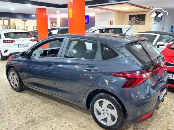 Hyundai i20 1.2 MPI ESSENCE  6