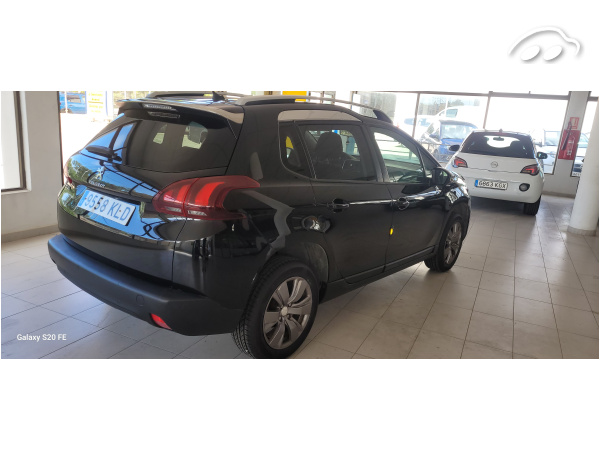 Peugeot 2008 1.2 5