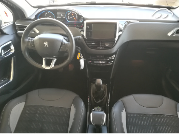 Peugeot 2008 1.2 5