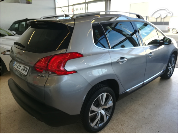 Peugeot 2008 1.2 4