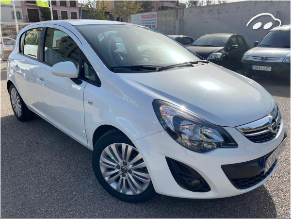 Opel Corsa 1.4 Essential 100 CV 1