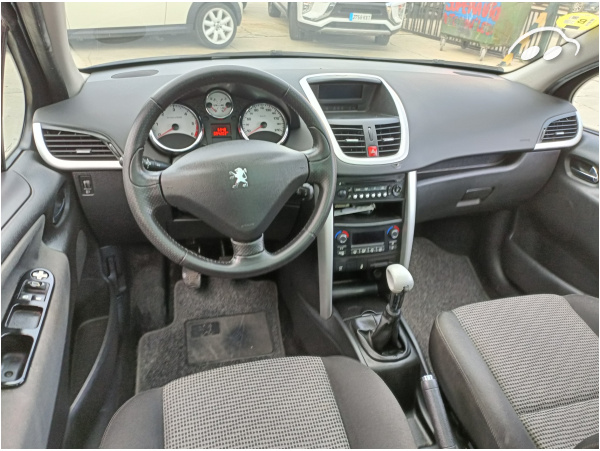 Peugeot 207 SW 1.6 HDI  8