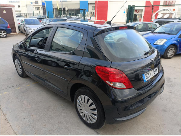 Peugeot 207 1.4 Urban 6