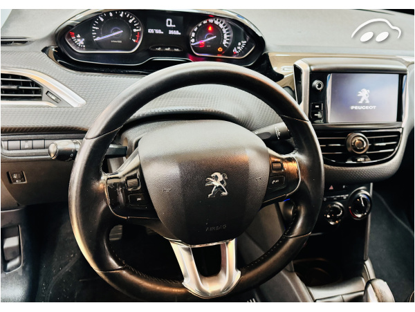 Peugeot 208 1.2 5