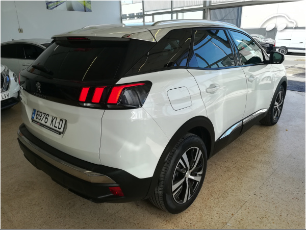 Peugeot 3008 SUV ALLURE 4