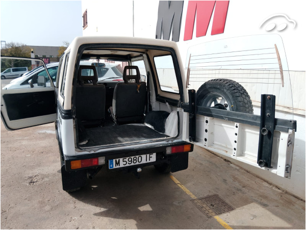 Suzuki Samurai 1.0 8