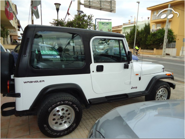 Jeep Wrangler YJ LAREDO 4.0  HT 4