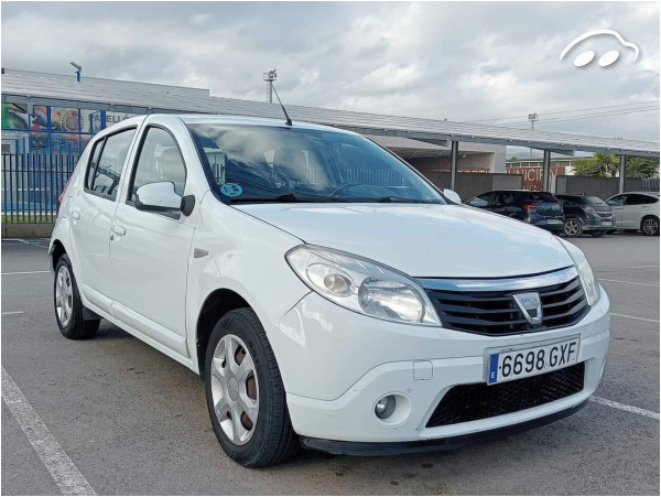 Dacia Sandero  1