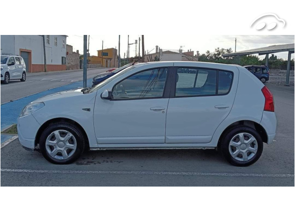 Dacia Sandero  8