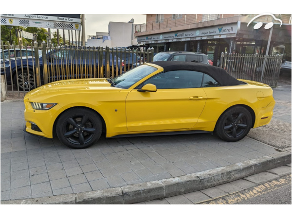 Ford Mustang V6 Cabrio 1