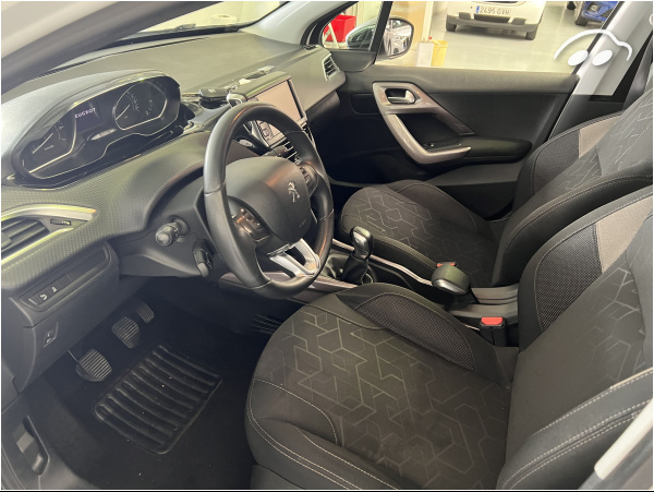 Peugeot 2008 1.2HDI STYLE  6