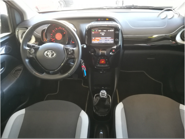 Toyota Aygo XPLAY 4