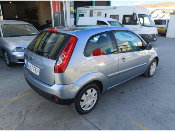 Ford Fiesta 1.3 Ambiente 4