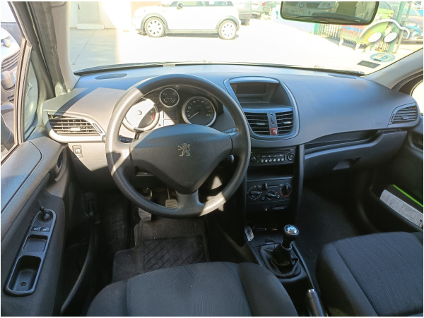 Peugeot 207 1.4 7