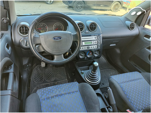 Ford Fiesta 1.6 Trend 10