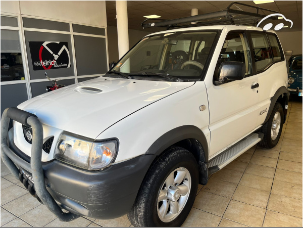 Nissan Terrano 2.7 8