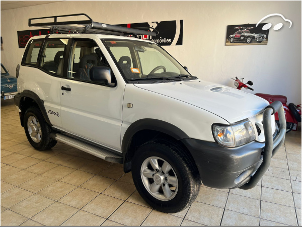 Nissan Terrano 2.7 1