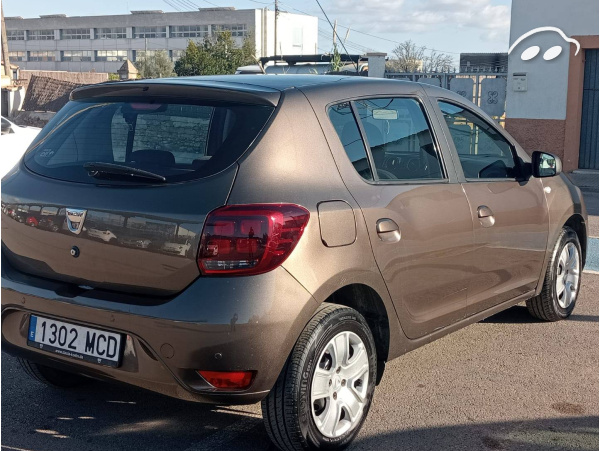 Dacia Sandero  8