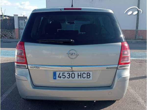 Opel Zafira  10