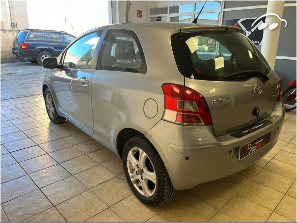 Toyota Yaris 1.4 d 2