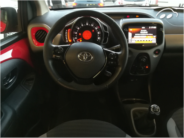 Toyota Aygo XPLAY 4