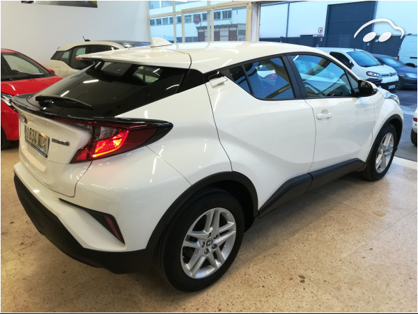 Toyota C-HR ACTIVE 5