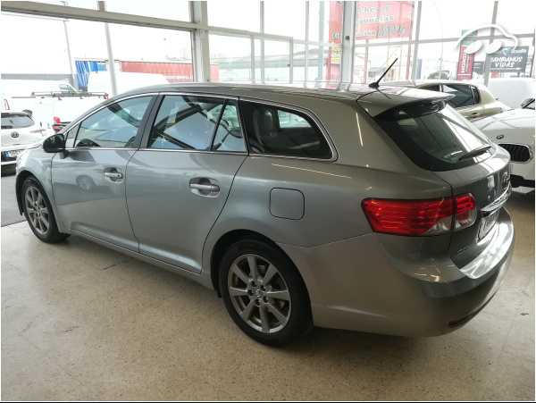 Toyota Avensis ADVANCE 2