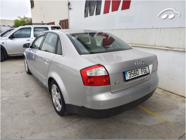 Audi A4 2.5 6