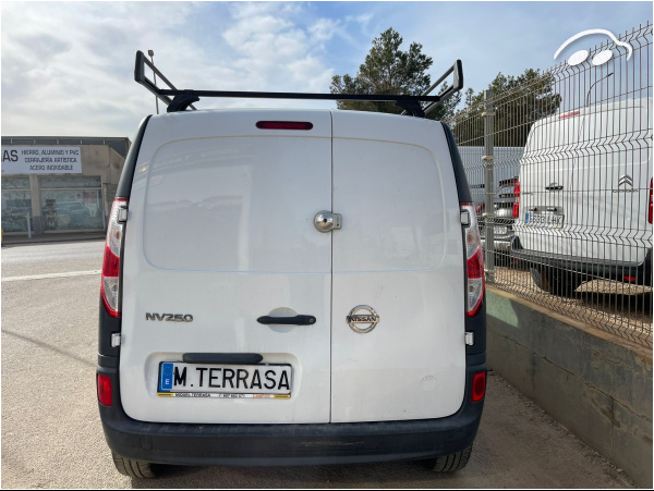 Nissan NV250 FURGON  8