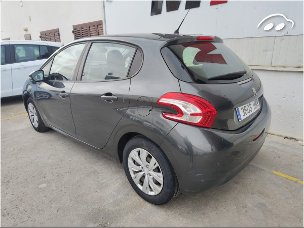 Peugeot 208 1.2 5