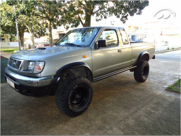 Nissan Pickup 2.5 TD Interculer  4