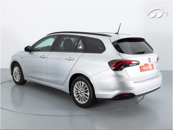 Fiat Tipo FAMILIAR TURBO GASOLINA 100CV 8